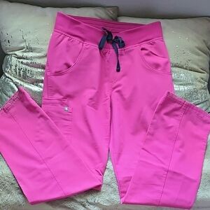 FIGS Women's Electric Orchid Kade™ - Cargo Scrub Pants - XS / REGULAR